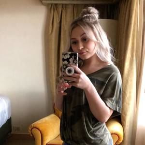 Meet your Posher, Katelyn